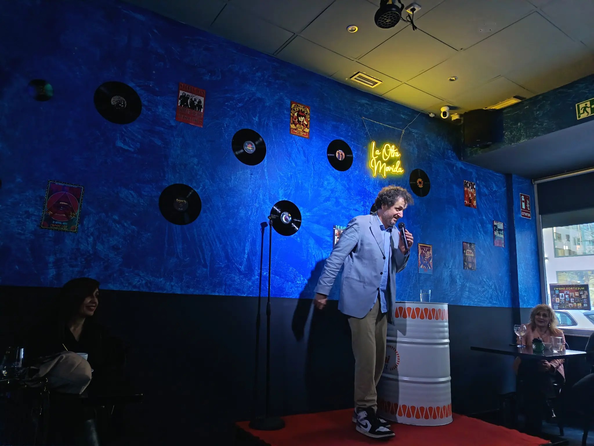 Juanete Deltó en escenario